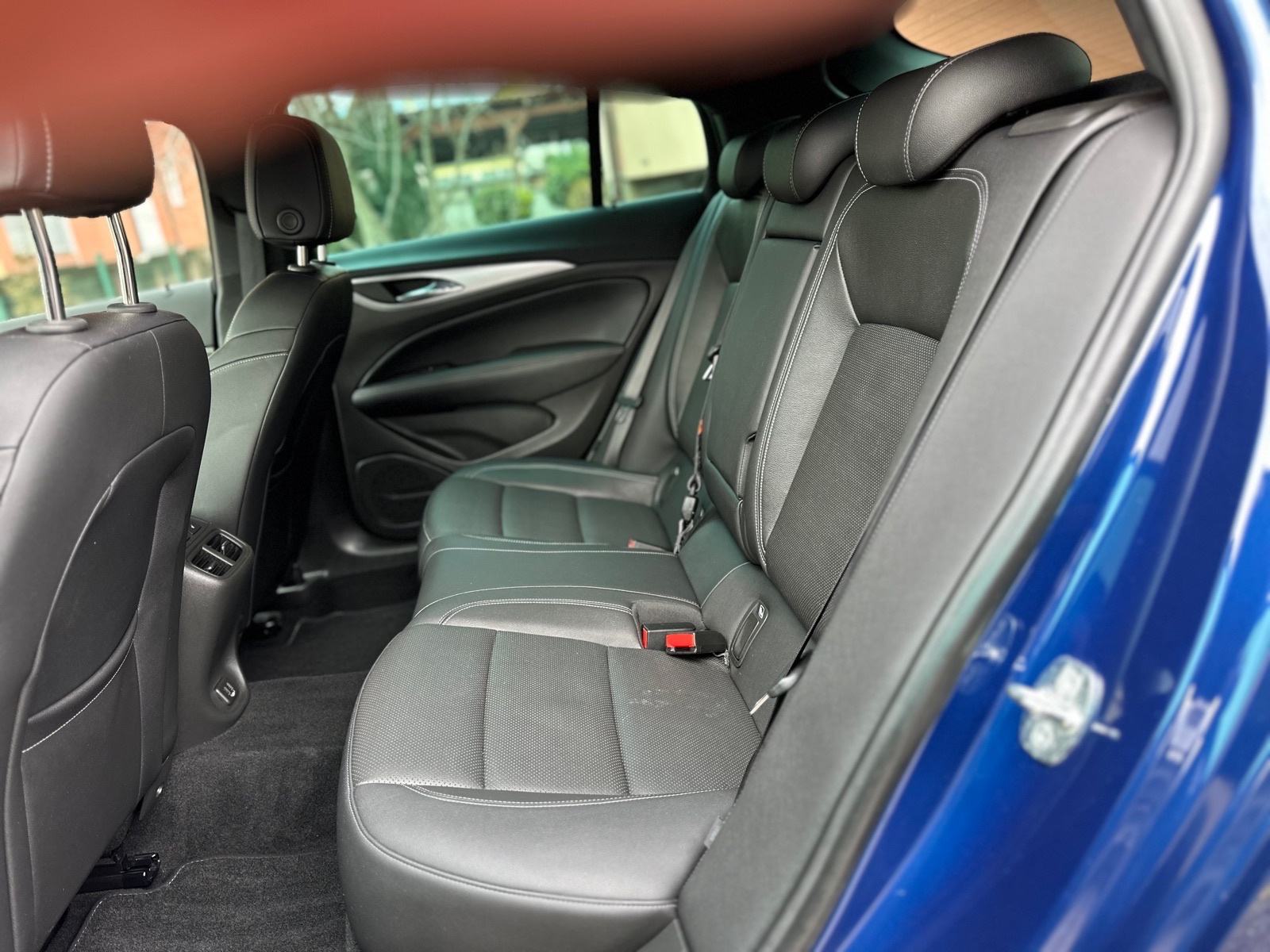 Opel Insignia 1,5 D,FULL KOZA,MATRIX,MASAZA,KAMERA,ALU 19”..15.400€, fotografija 16