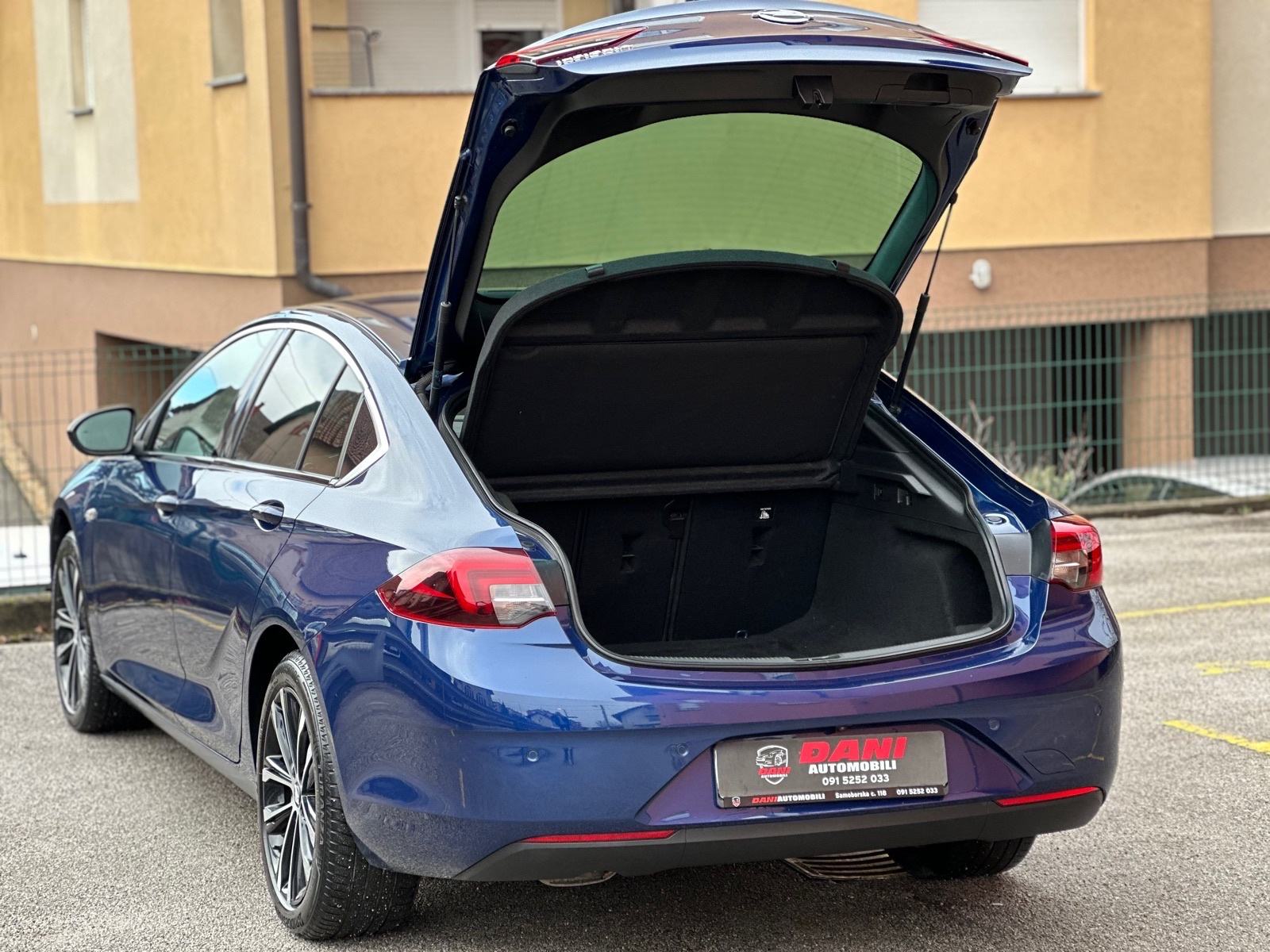 Opel Insignia 1,5 D,FULL KOZA,MATRIX,MASAZA,KAMERA,ALU 19”..15.400€, fotografija 8