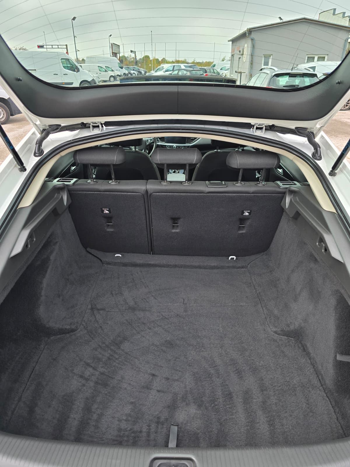 Opel Insignia 1,5 D GRAND SPORT AUTOMATIK, fotografija 15