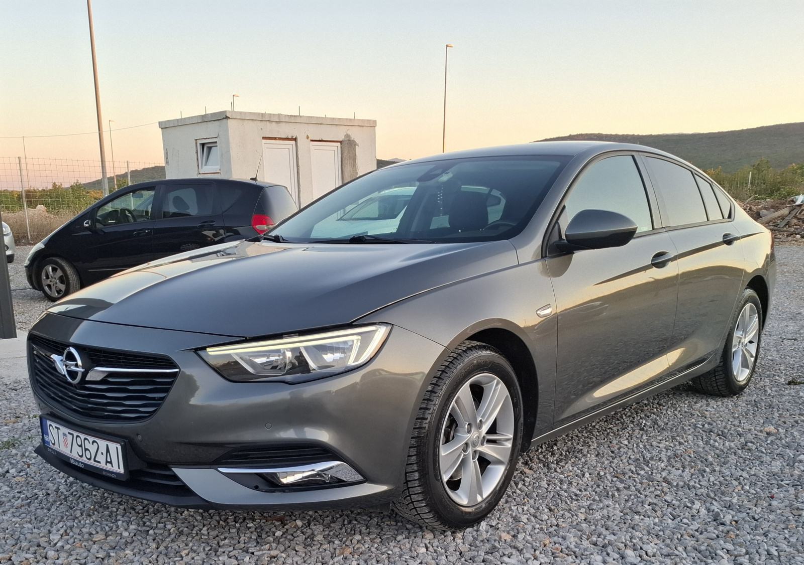 Opel Insignia 1.6 CDTi automatik, fotografija 1