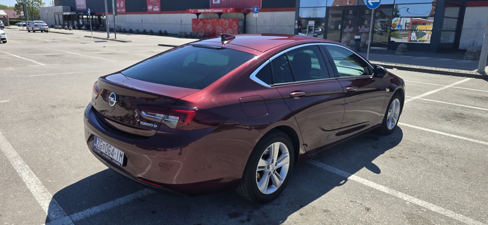 Opel Insignia 1.6 CDTi Grand Sport, fotografija 2