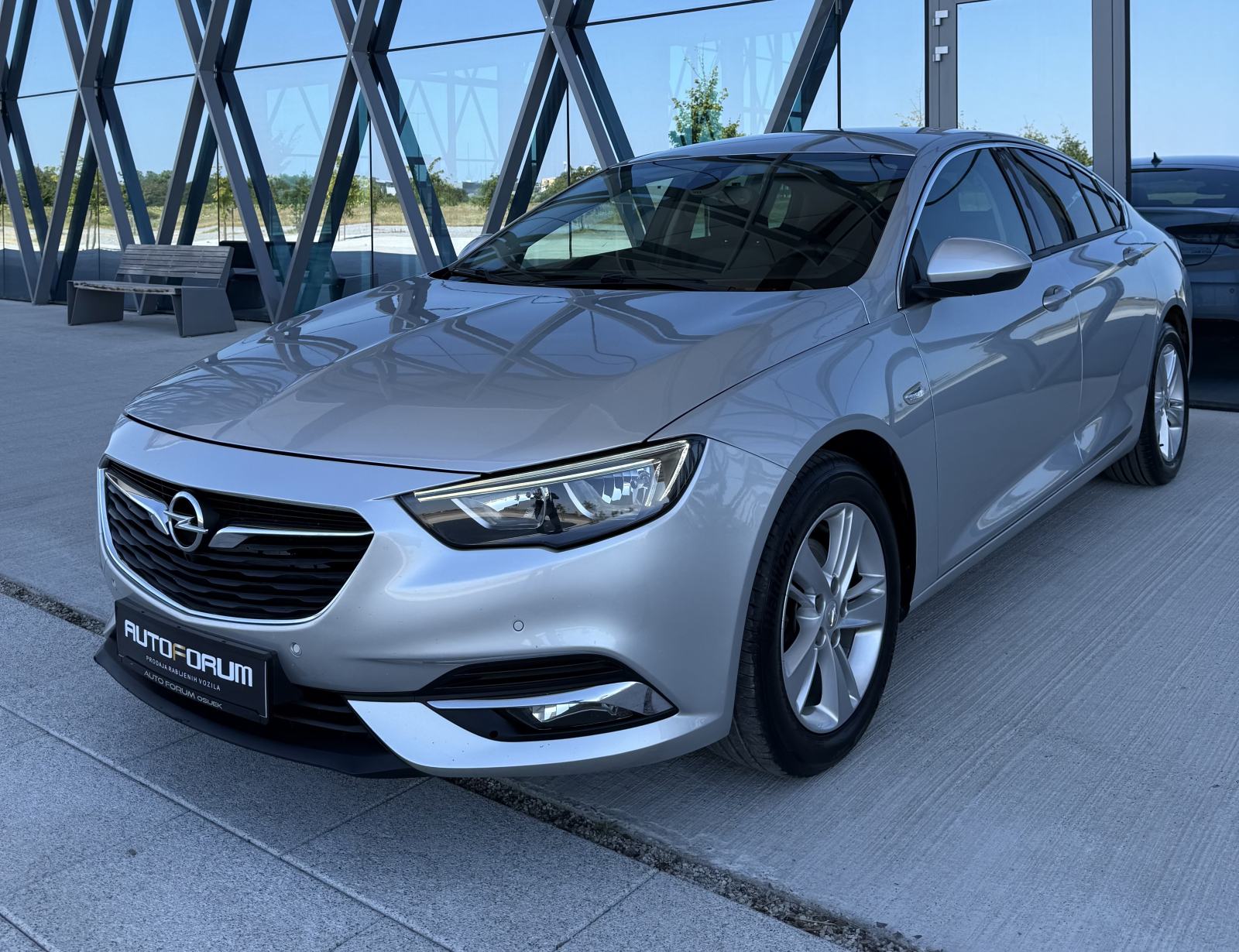 Opel Insignia 1,6 CDTI ** HR AUTO, JAMSTVO 12 MJESECI, REG 4/27 **, fotografija 3