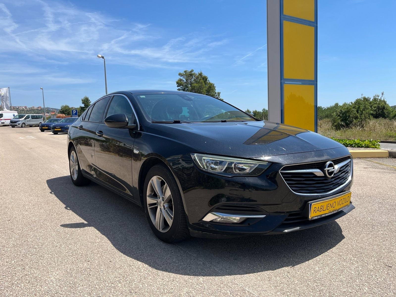 Opel Insignia Grand Sport 1,6 CDTI - Registriran do 04/2027., fotografija 3