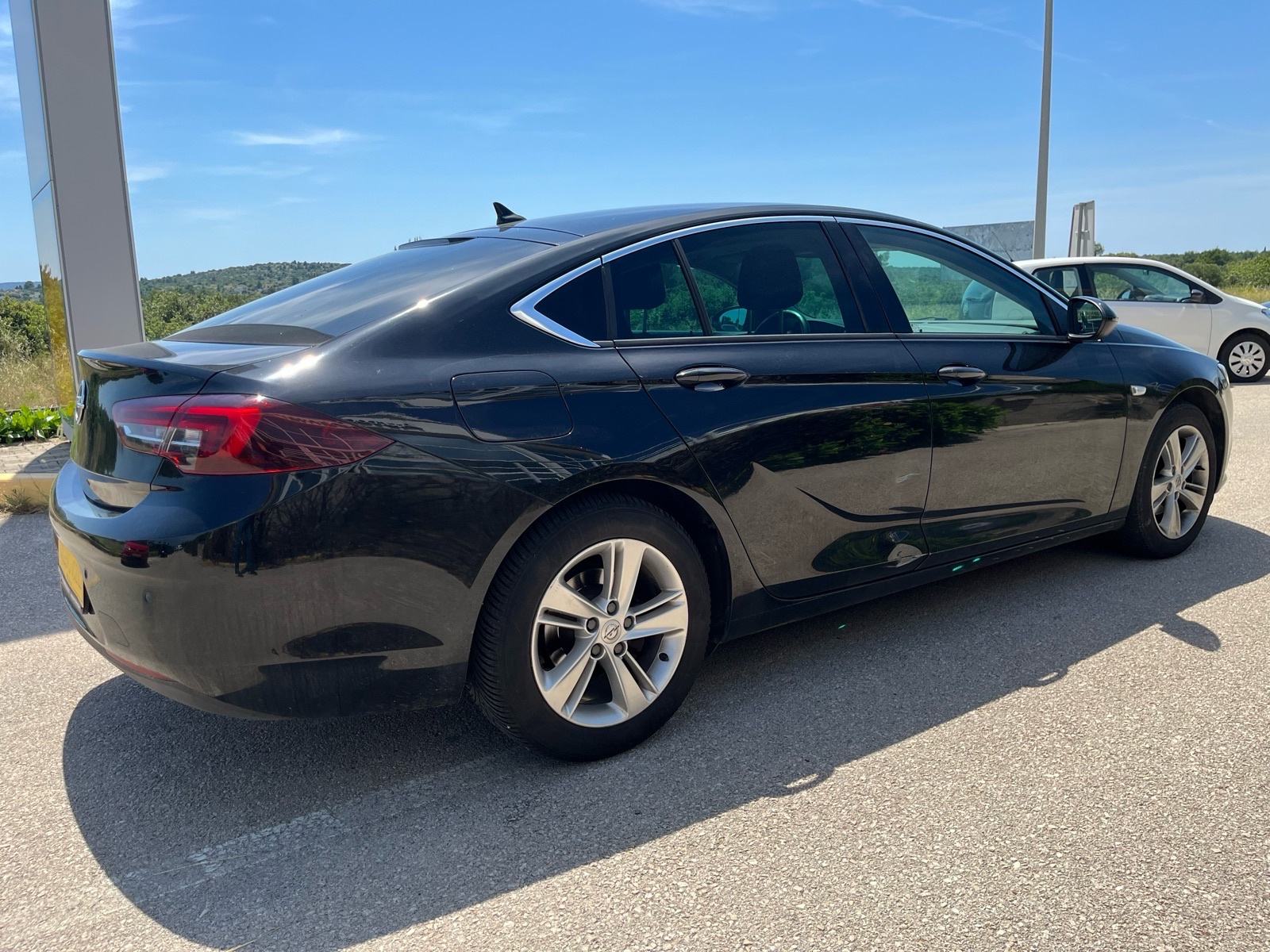Opel Insignia Grand Sport 1,6 CDTI - Registriran do 04/2027., fotografija 4