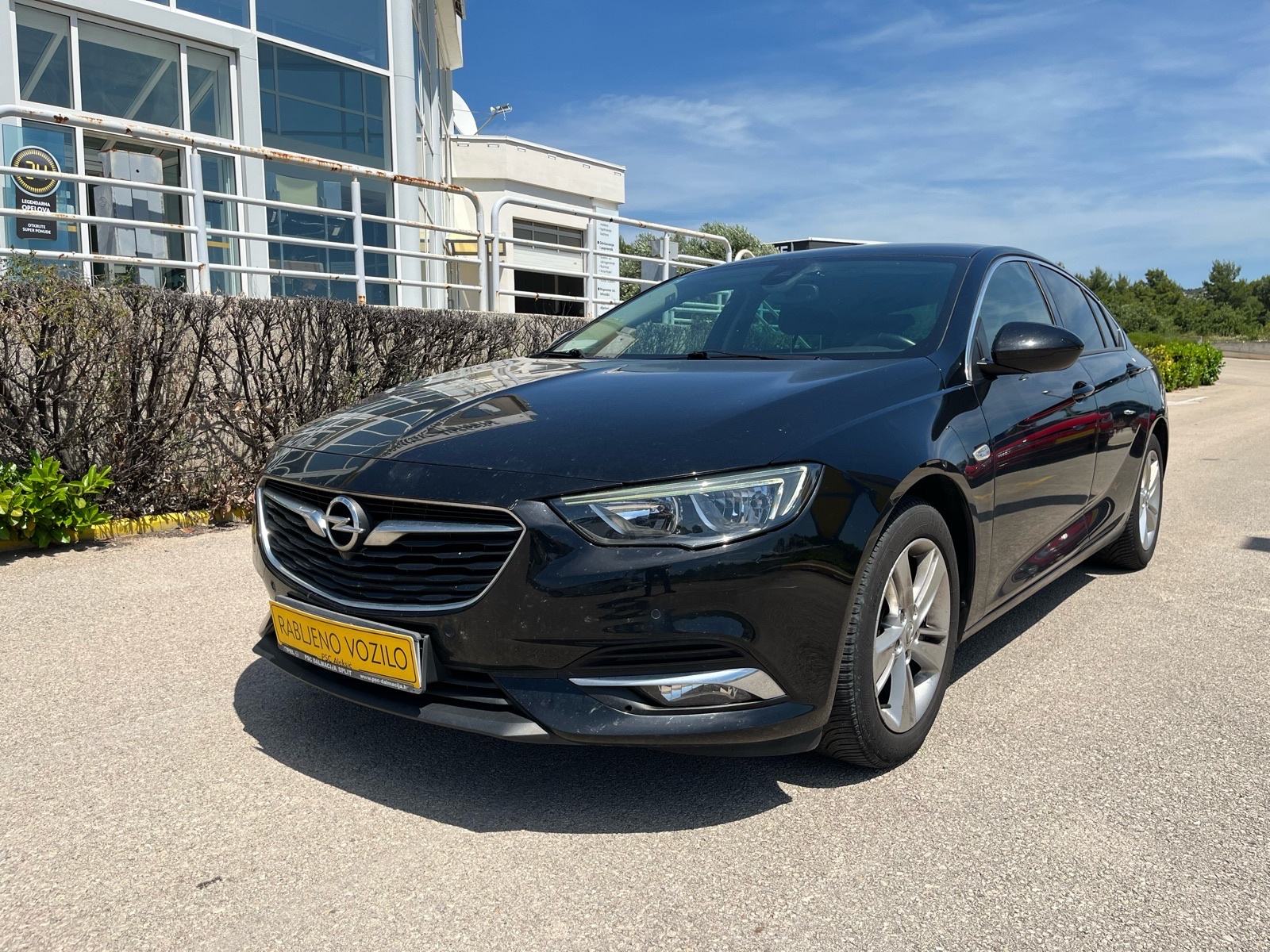 Opel Insignia Grand Sport 1,6 CDTI - Registriran do 04/2027., fotografija 1