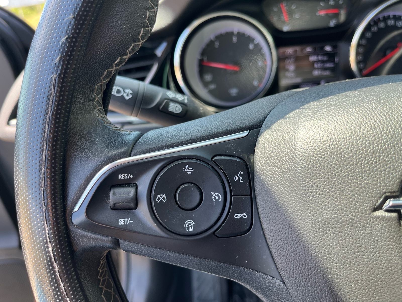 Opel Insignia Grand Sport 1,6 CDTI - Registriran do 04/2027., fotografija 18