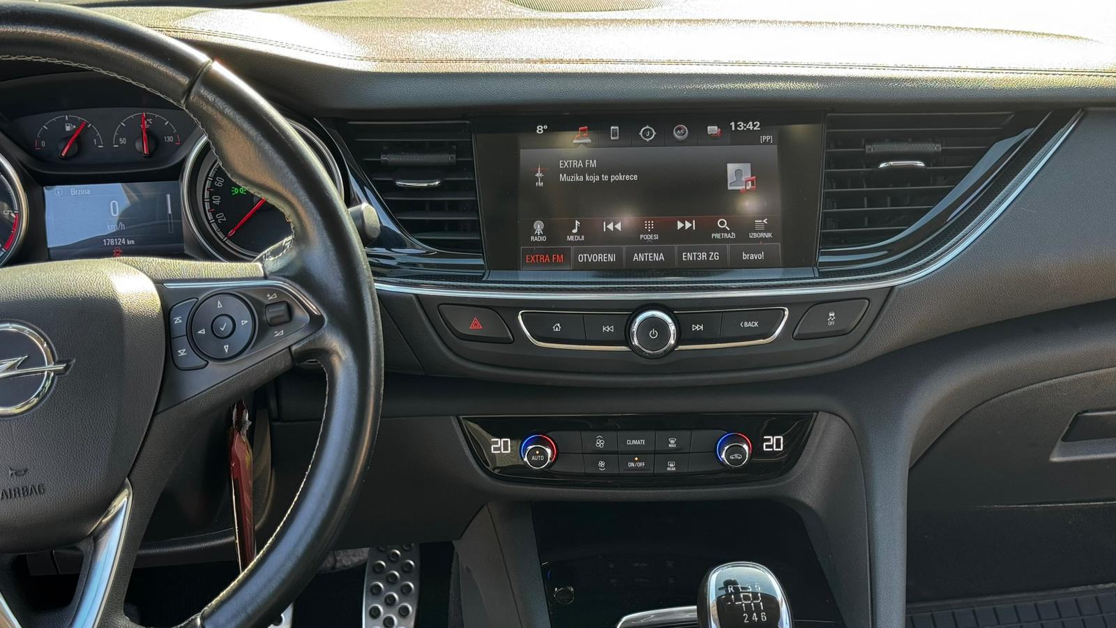 Opel Insignia 1,6 CDTI, fotografija 9