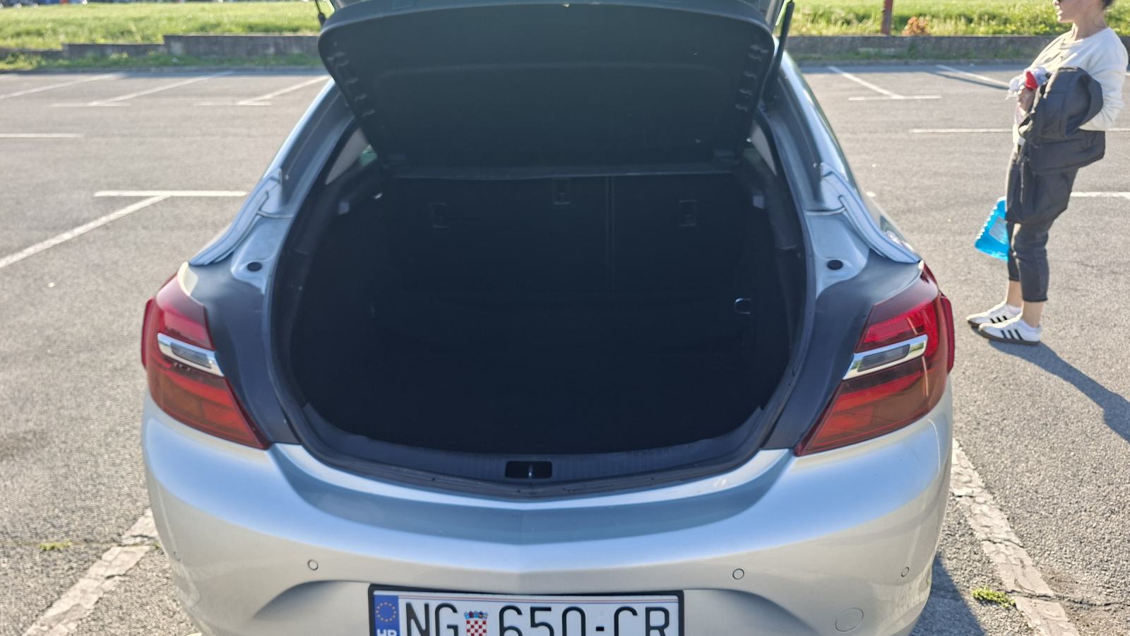 Opel Insignia 1.6 CDTi, fotografija 13