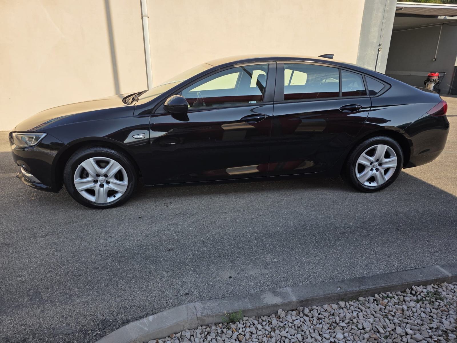 Opel Insignia 1,6 CDTI, fotografija 2