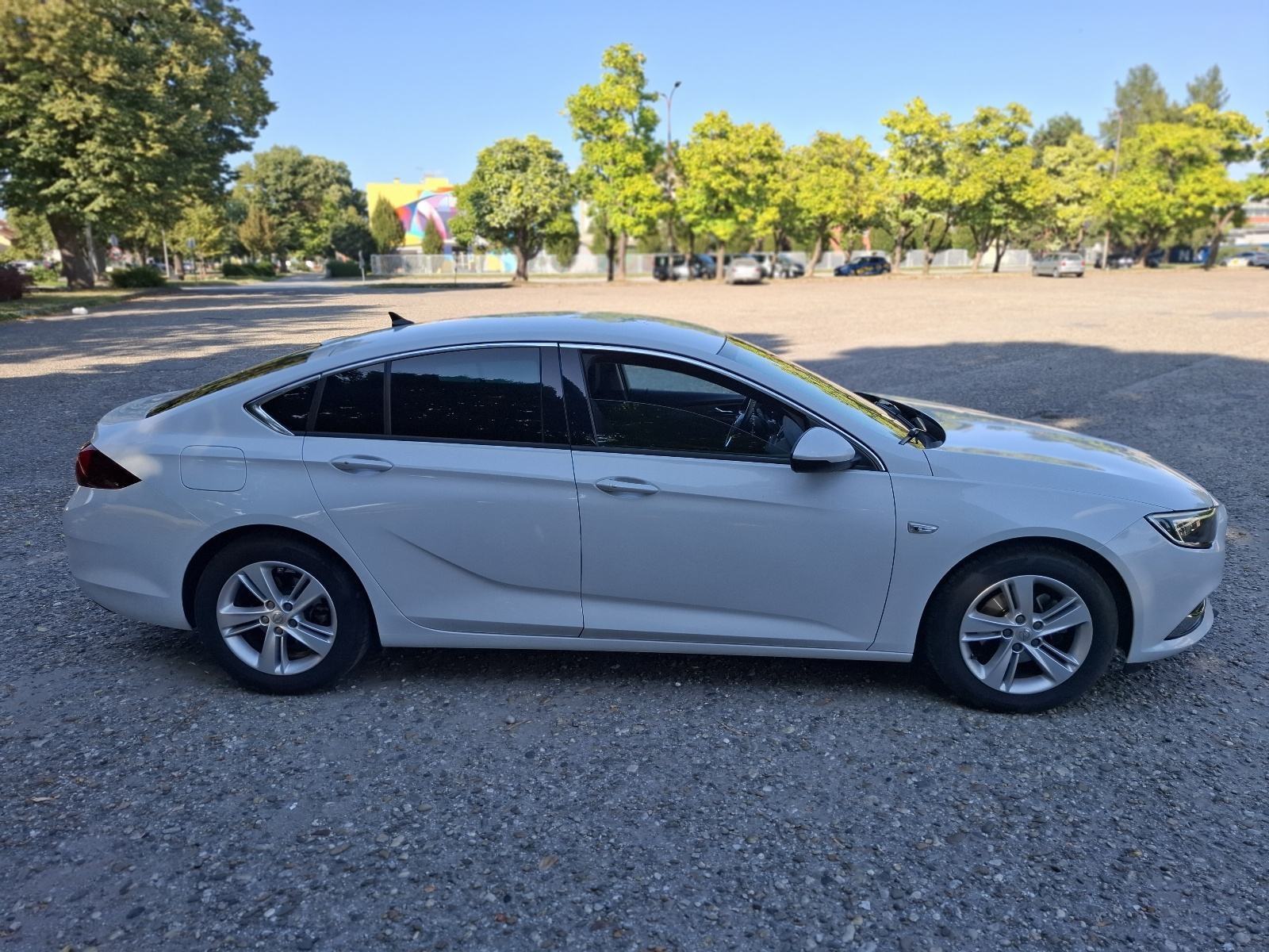 Opel Insignia 1,6 CDTI, HR vozilo - OŠTEĆENO-, fotografija 4