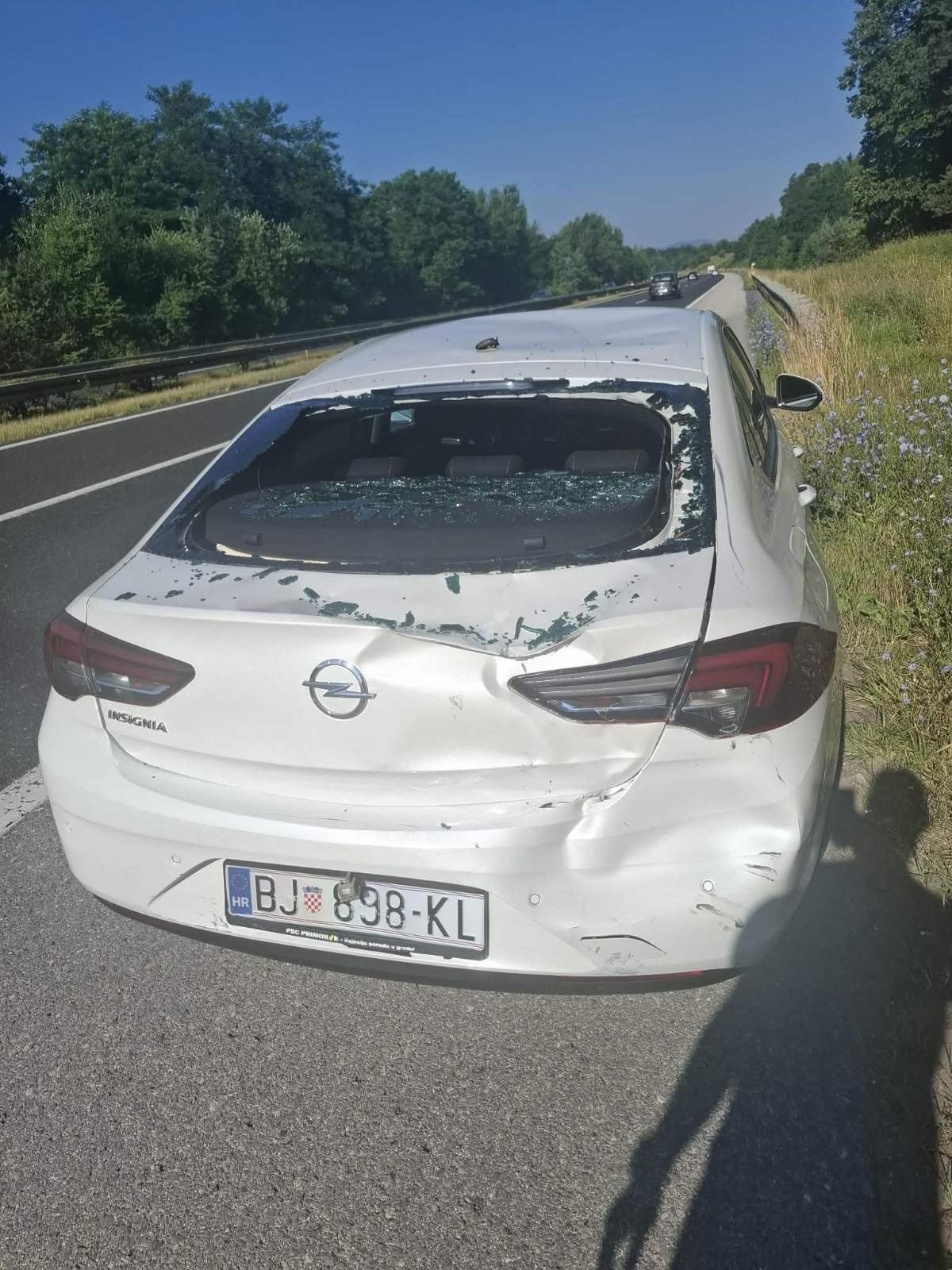 Opel Insignia 1,6 CDTI, HR vozilo - OŠTEĆENO-, fotografija 9
