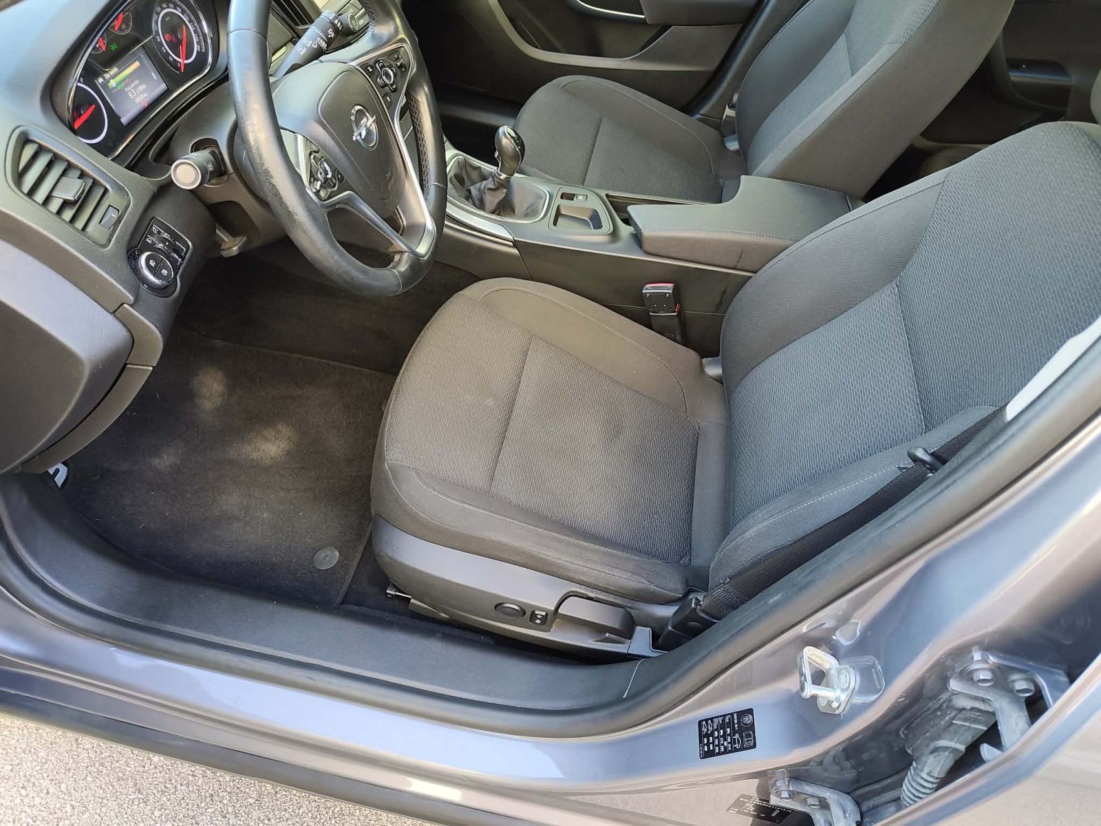 Opel Insignia 1,6 CDTI, fotografija 11