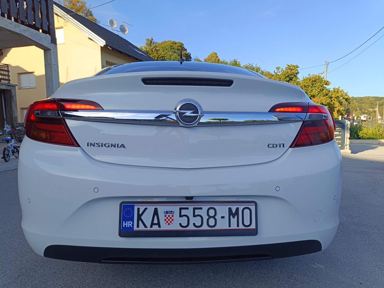 Opel Insignia 1,6 CDTI***BOSE***100 000 km**HR AUTO**ZAMJENA**, fotografija 5