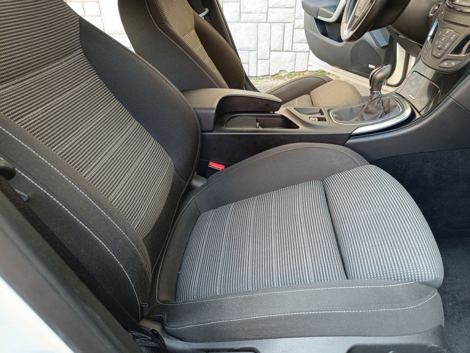 Opel Insignia 1,6 CDTI***BOSE***100 000 km**HR AUTO**ZAMJENA**, fotografija 11