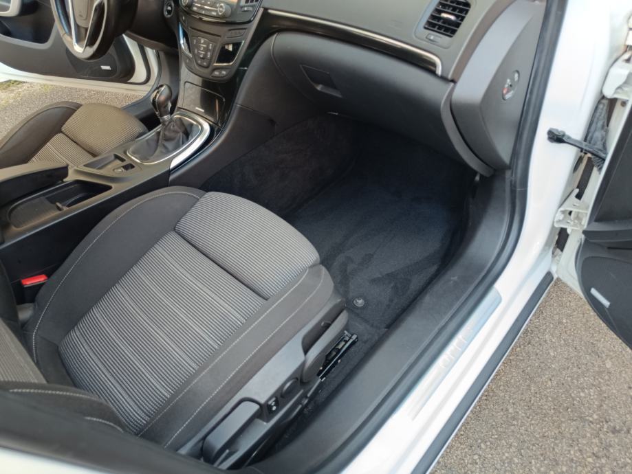 Opel Insignia 1,6 CDTI***BOSE***100 000 km**HR AUTO**ZAMJENA**, fotografija 9