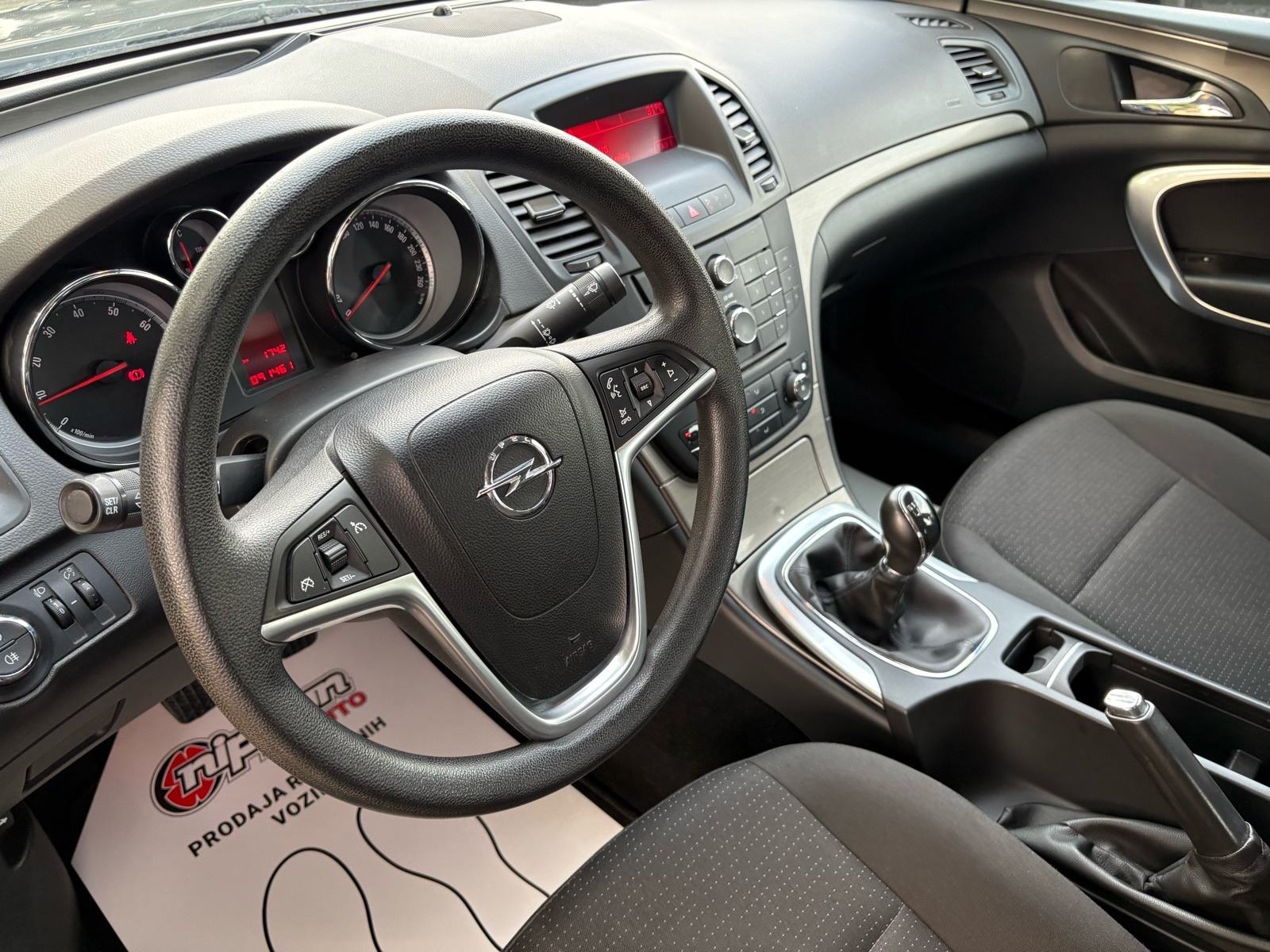 Opel Insignia 1,6 KLIMA - 91.000KM - TEMPOMAT - AUTOKREDIT, fotografija 9