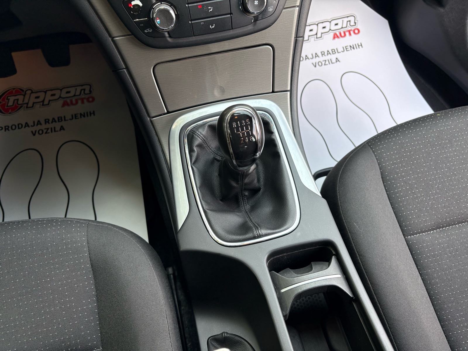 Opel Insignia 1,6 KLIMA - 91.000KM - TEMPOMAT - AUTOKREDIT, fotografija 16