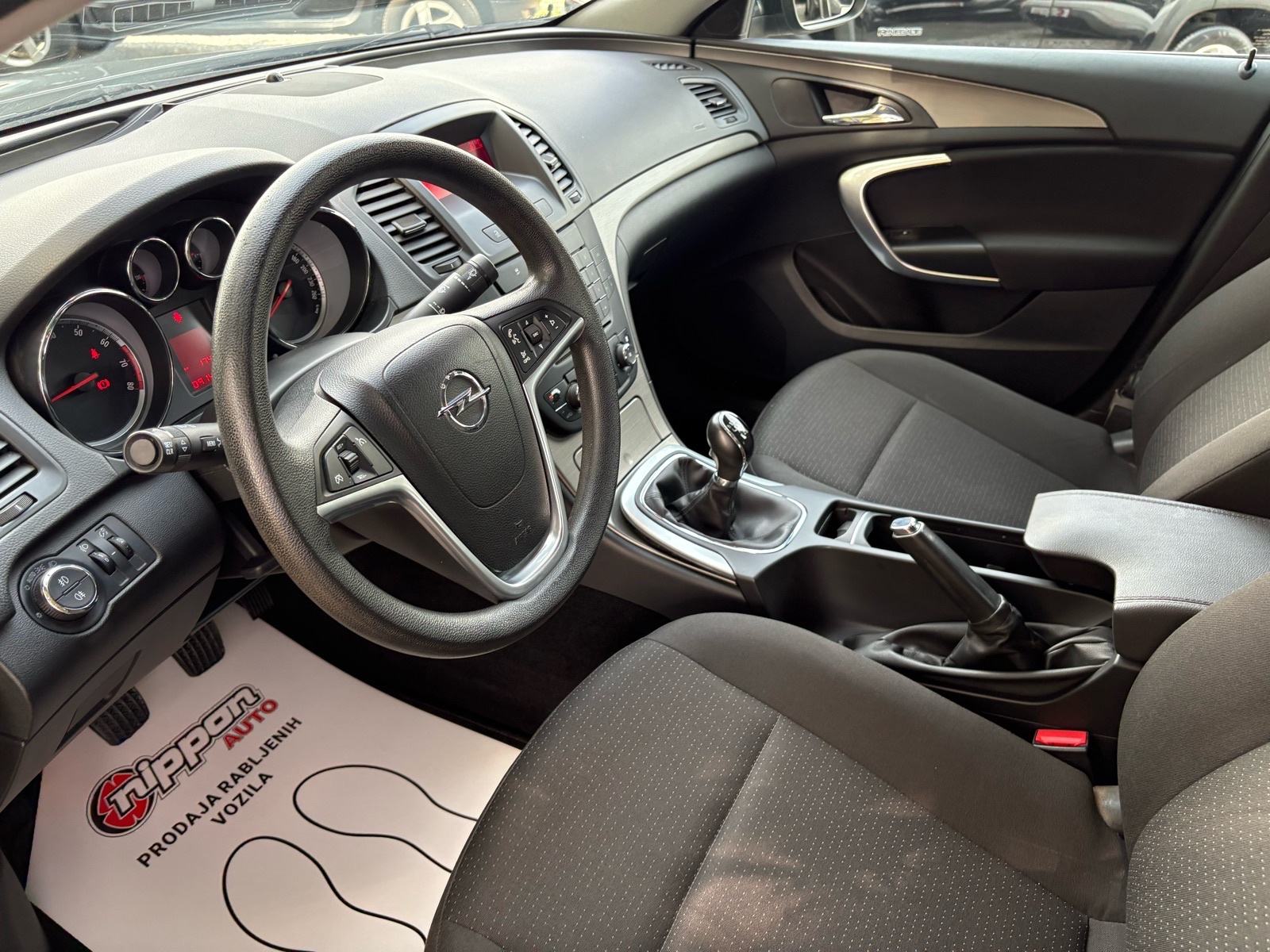 Opel Insignia 1,6 KLIMA - 91.000KM - TEMPOMAT - AUTOKREDIT, fotografija 10