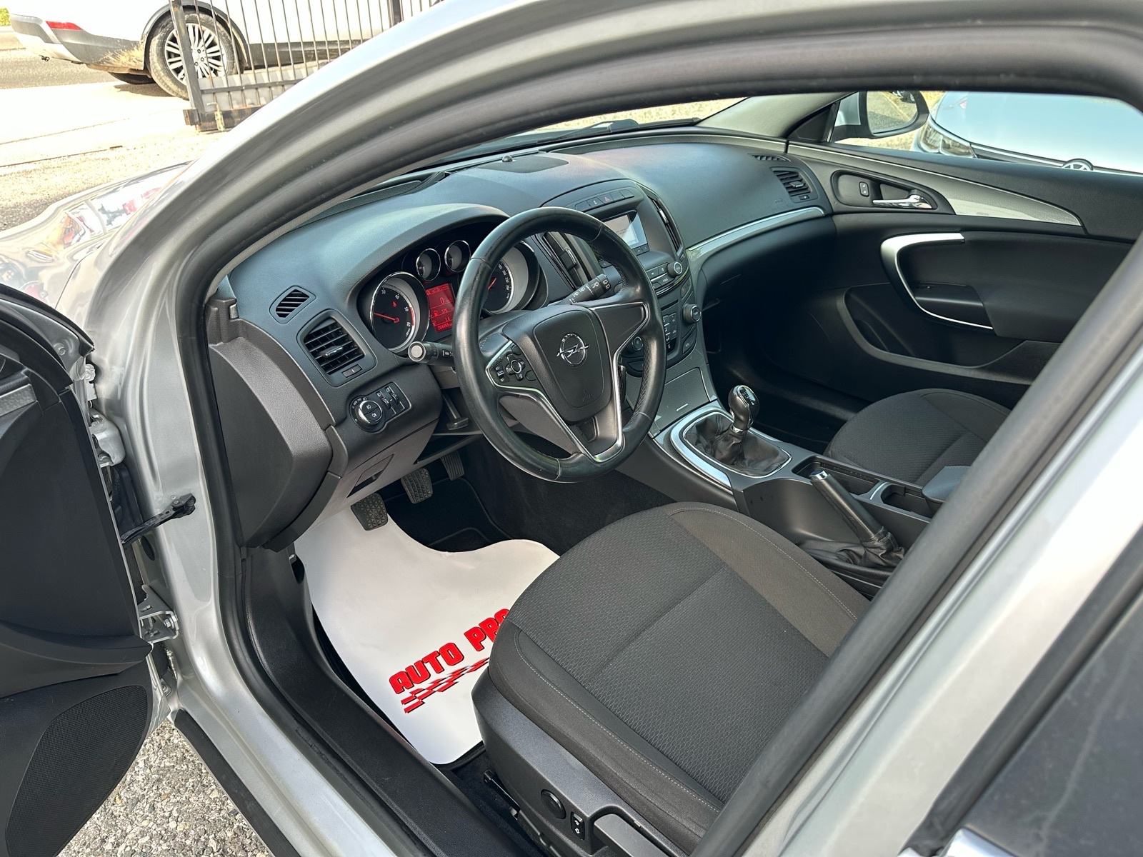 Opel Insignia 2,0 CDTI Veliki Servis, REG12/2026, HR Auto, fotografija 9