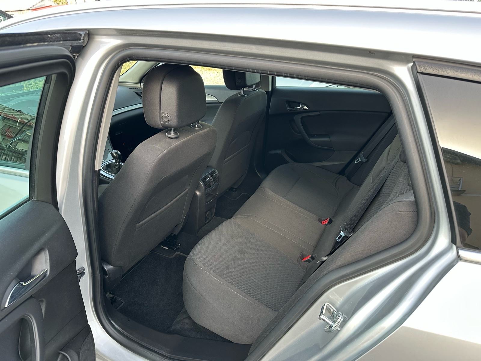 Opel Insignia 2,0 CDTI Veliki Servis, REG12/2026, HR Auto, fotografija 18