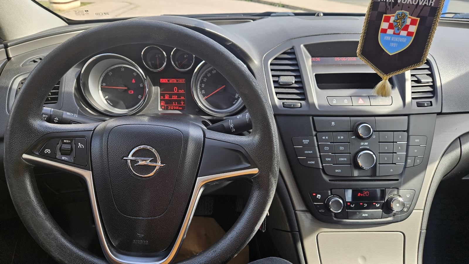 Opel Insignia 2,0 CDTI automatik Ručno upravljanje, fotografija 9