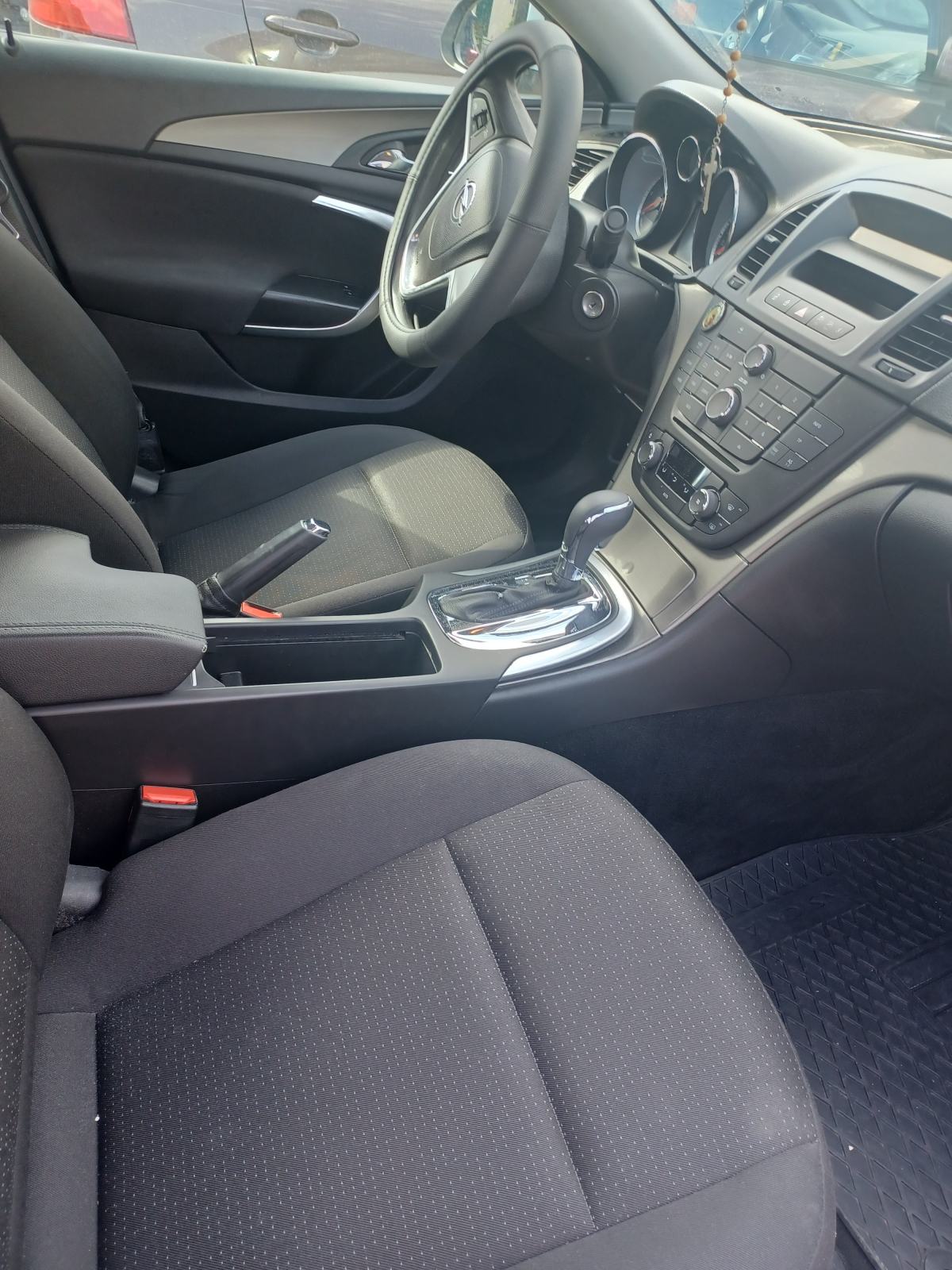 Opel Insignia 2,0 CDTI automatik, fotografija 6
