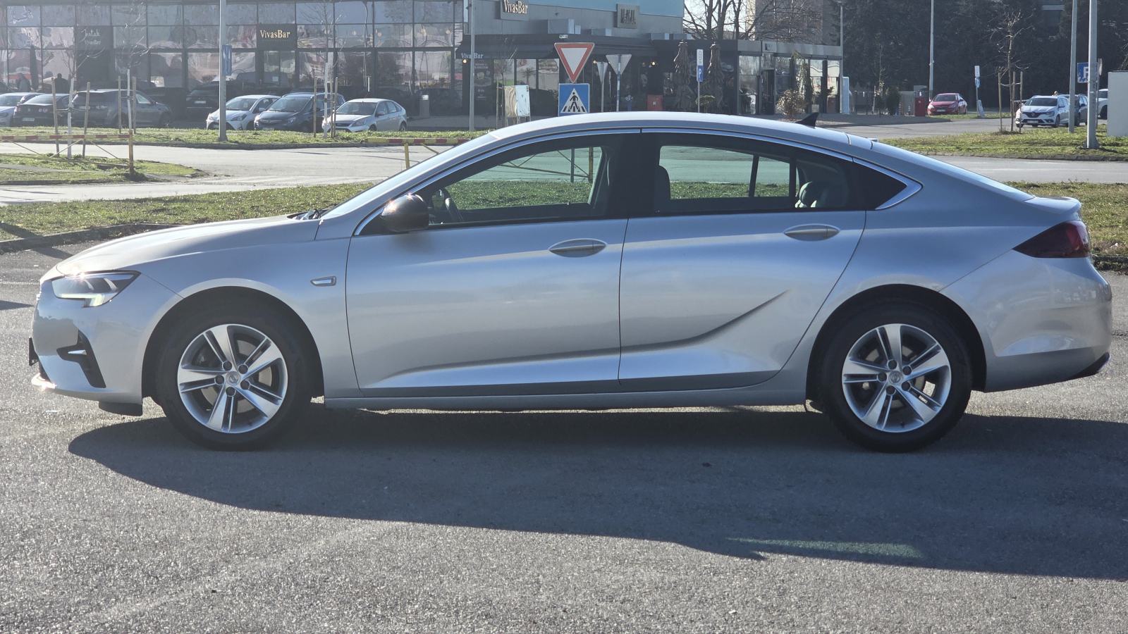 Opel Insignia 2.0 CDTI*Elegance, LED svjetla, 174ks, KUPLJEN U HR.NAVI, pogled izvana - slika 4