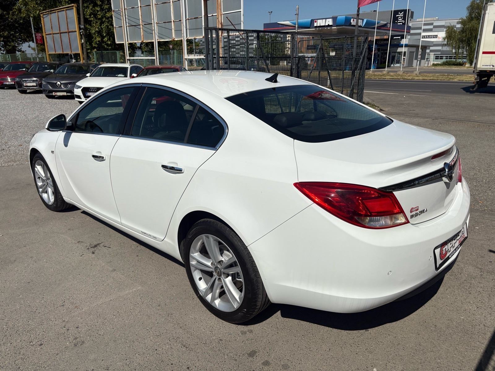 Opel Insignia 2,0 CDTI NAVI - KLIMA - HR. AUTO - AUTOKREDIT, fotografija 4