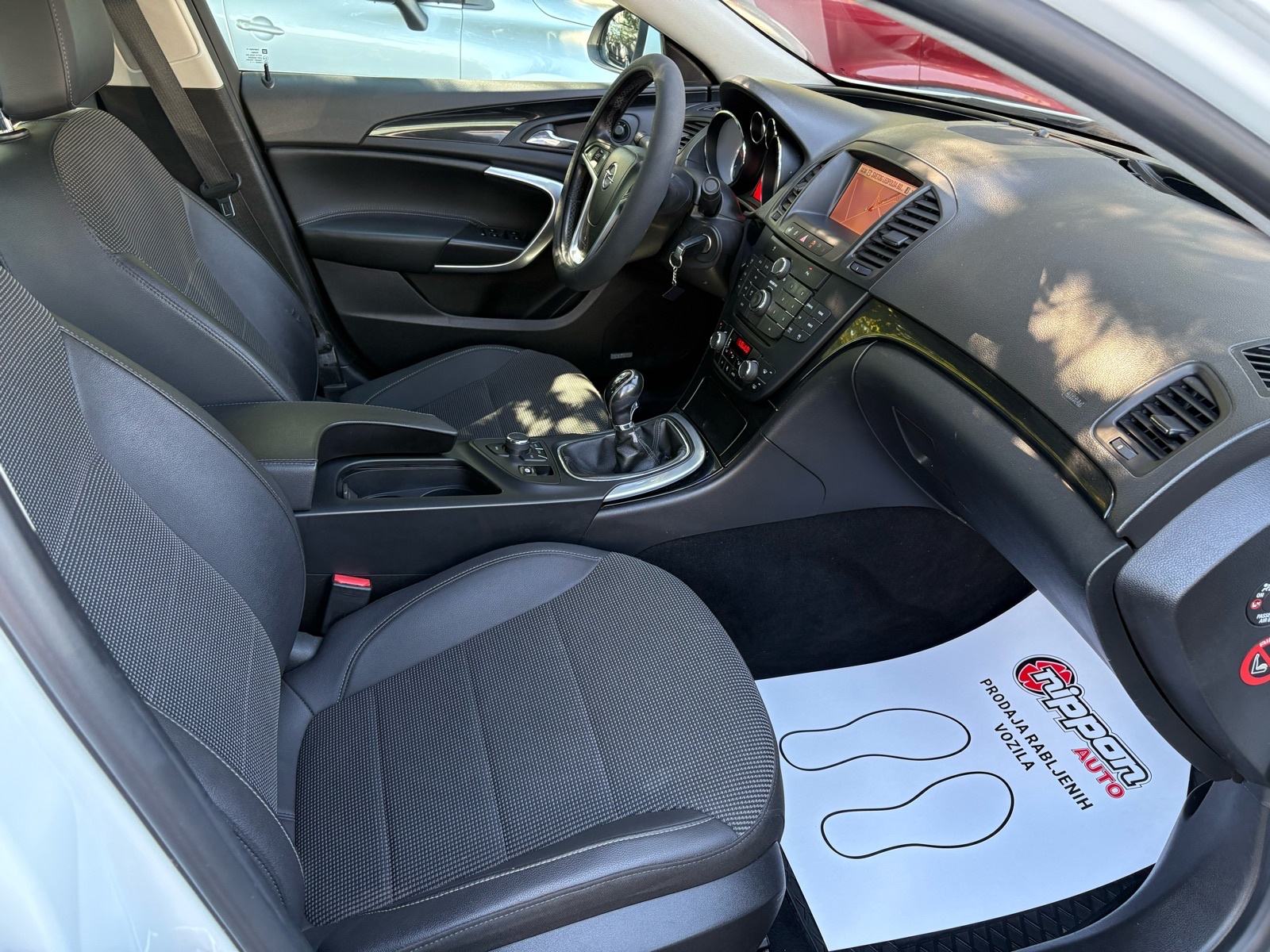 Opel Insignia 2,0 CDTI NAVI - KLIMA - HR. AUTO - AUTOKREDIT, fotografija 19