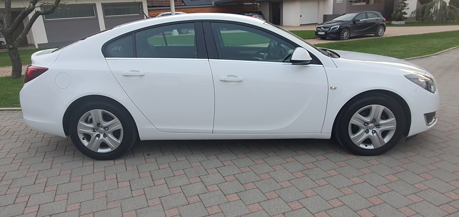 Opel Insignia 2,0 CDTI, fotografija 3