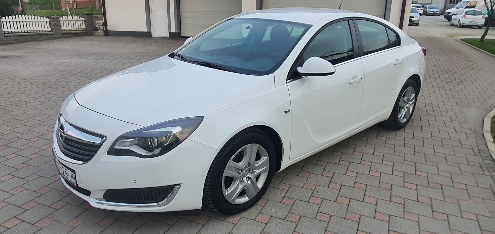 Opel Insignia 2,0 CDTI, fotografija 1