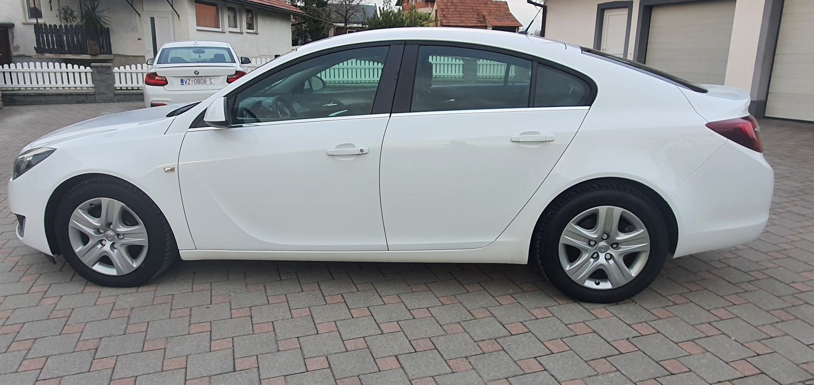 Opel Insignia 2,0 CDTI, fotografija 7