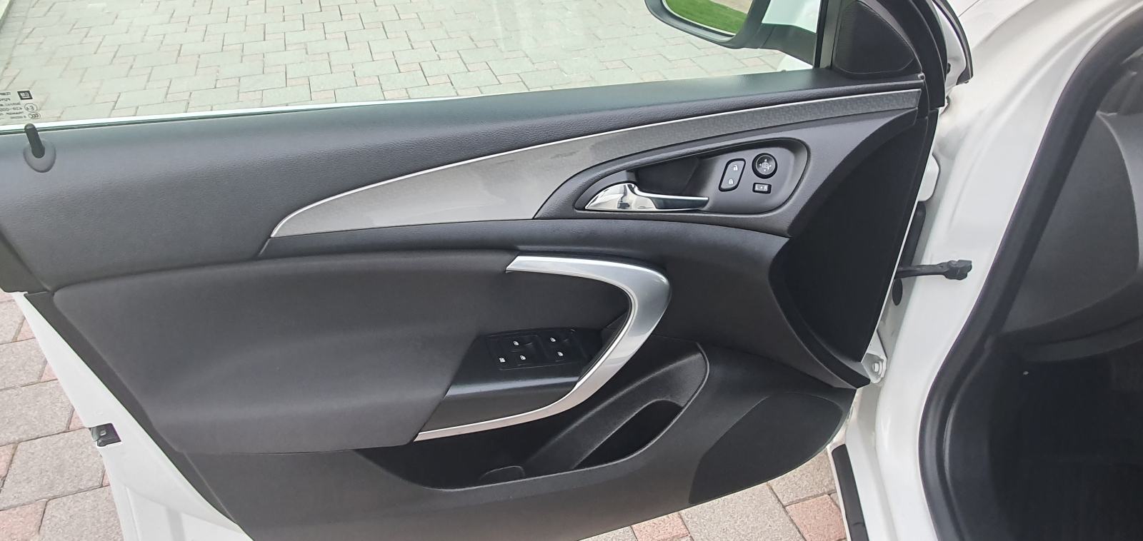 Opel Insignia 2,0 CDTI, fotografija 10