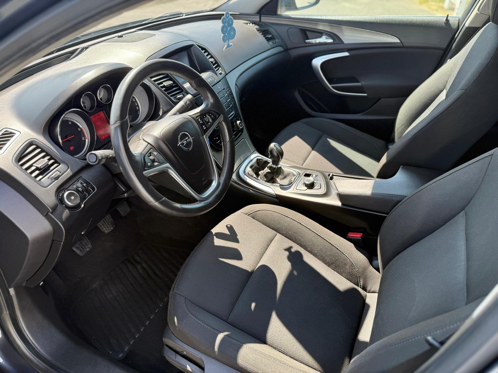 Opel Insignia 2,0 CDTI, fotografija 9