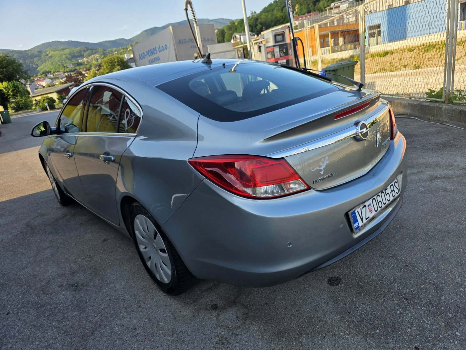 Opel Insignia 2,0 CDTI, fotografija 3