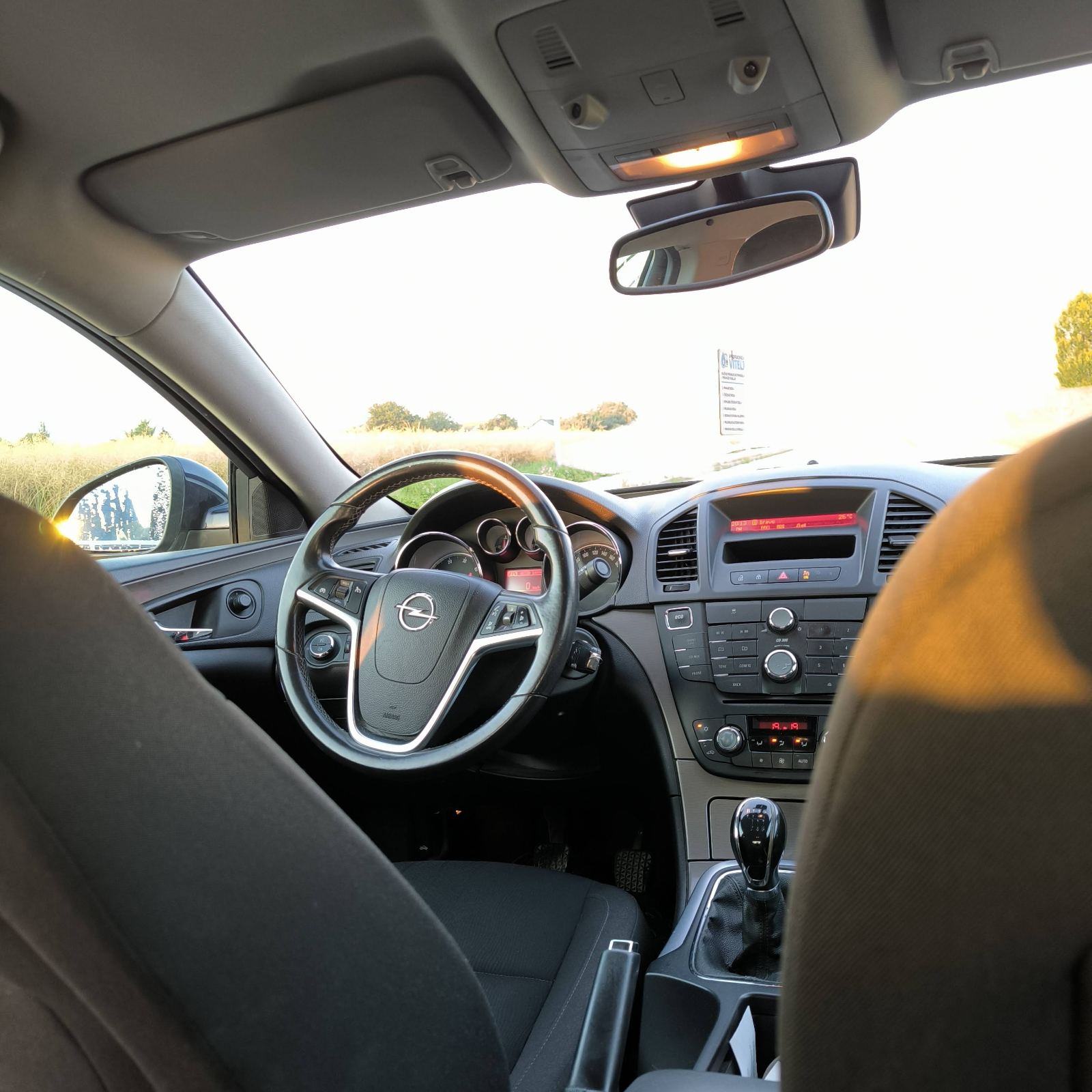 Opel Insignia 2,0 CDTI, fotografija 3