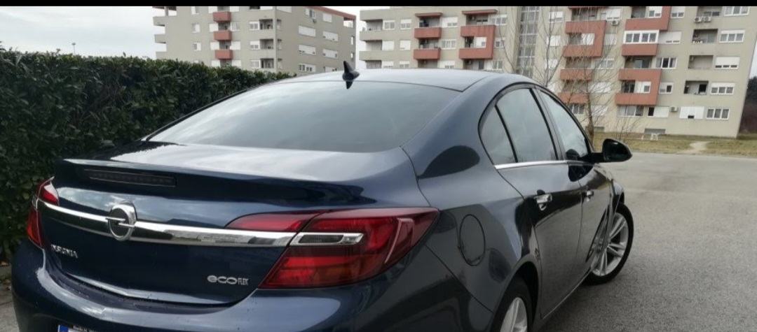 Opel Insignia 2,0 CDTI, fotografija 2