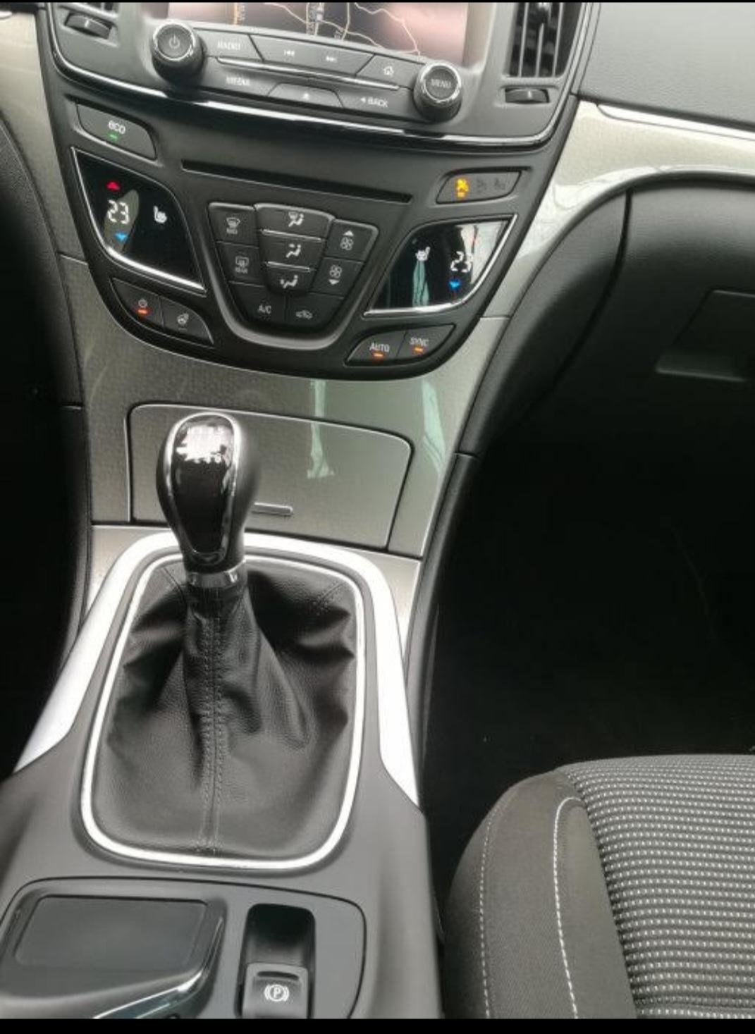 Opel Insignia 2,0 CDTI, fotografija 11
