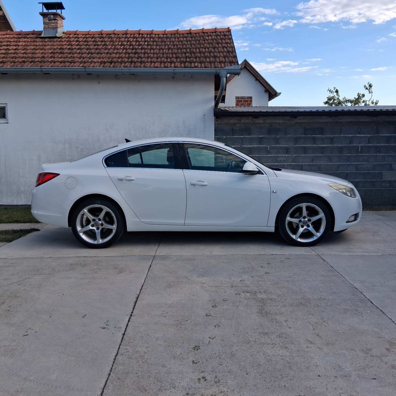 Opel Insignia 2,0 CDTI, fotografija 14