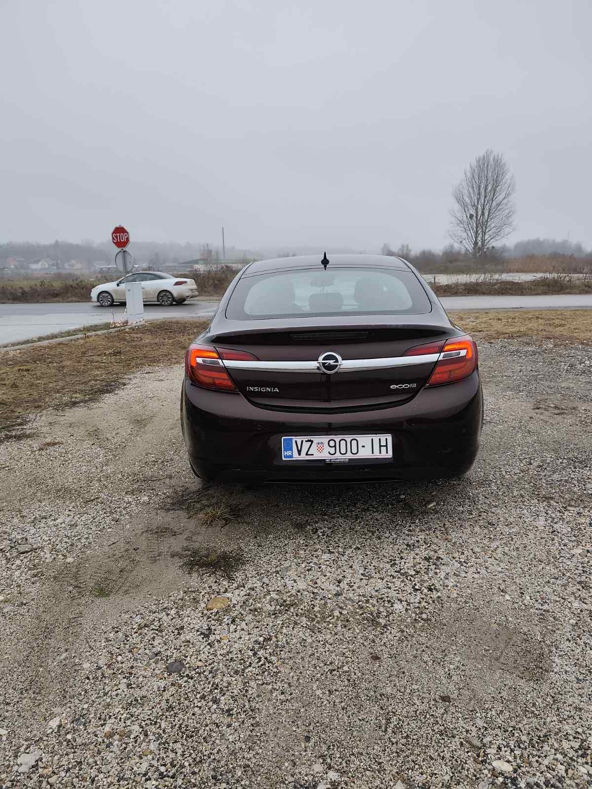 Opel Insignia 2,0 CDTI Sport, fotografija 3