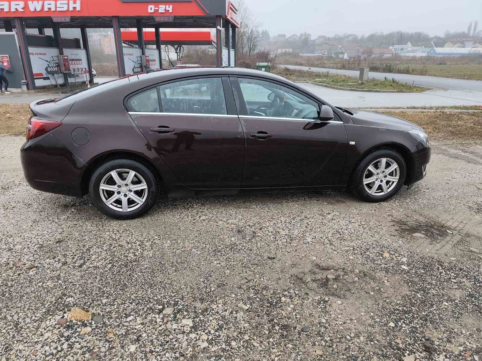 Opel Insignia 2,0 CDTI Sport, fotografija 4