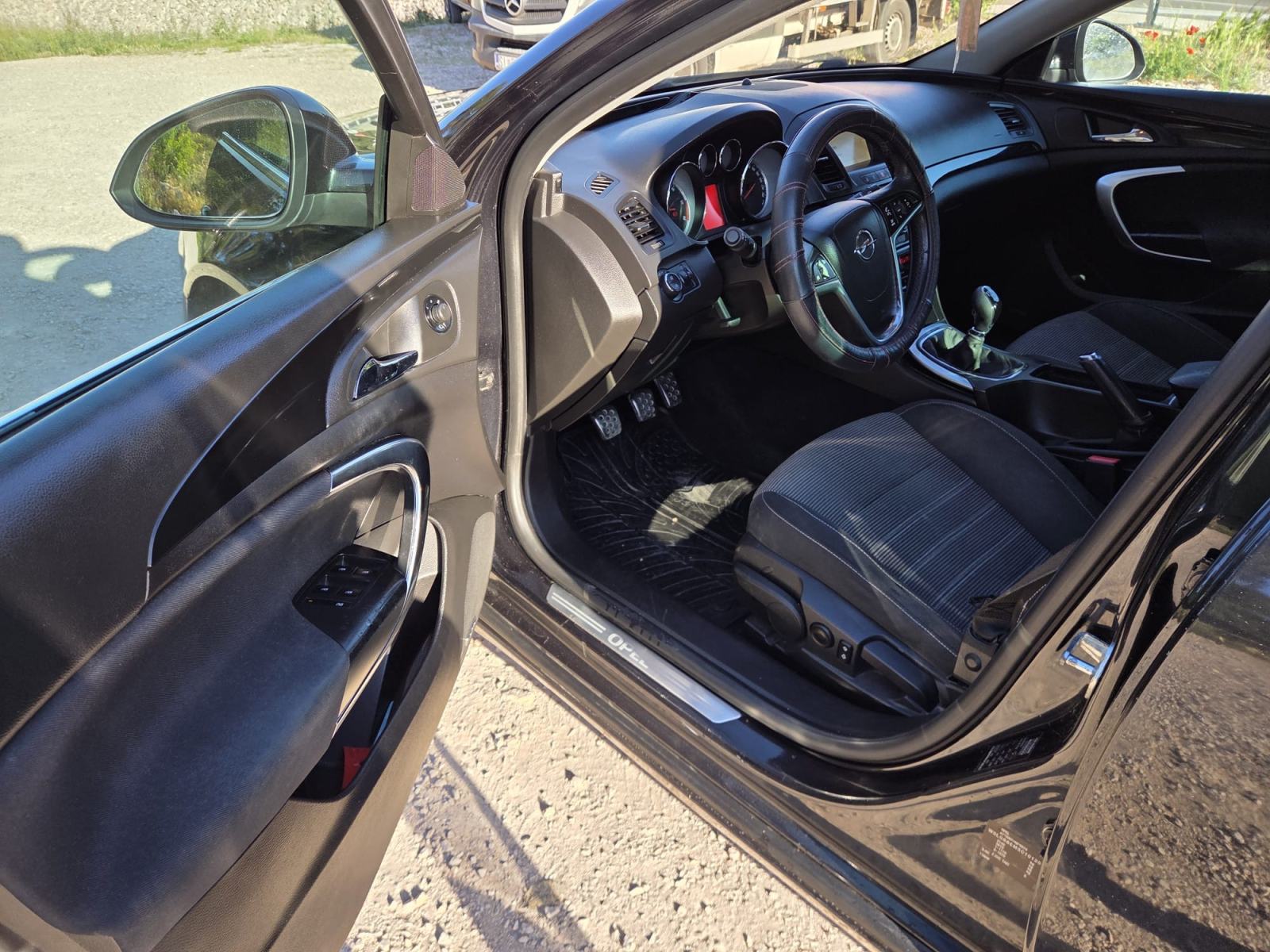 Opel Insignia 2,0 CDTI Sport, fotografija 2