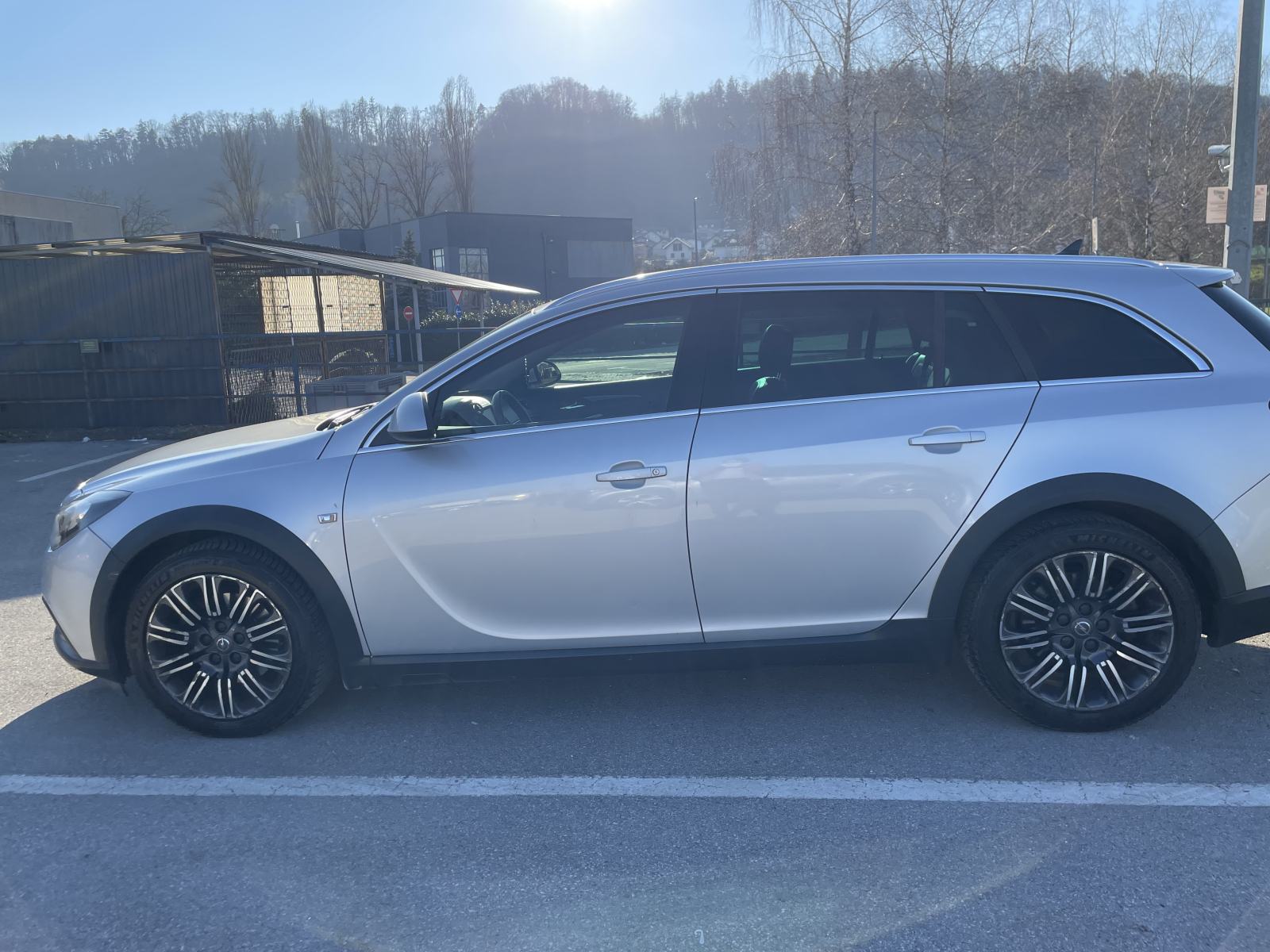 Opel Insignia 2,0 CDTI Sport, fotografija 4