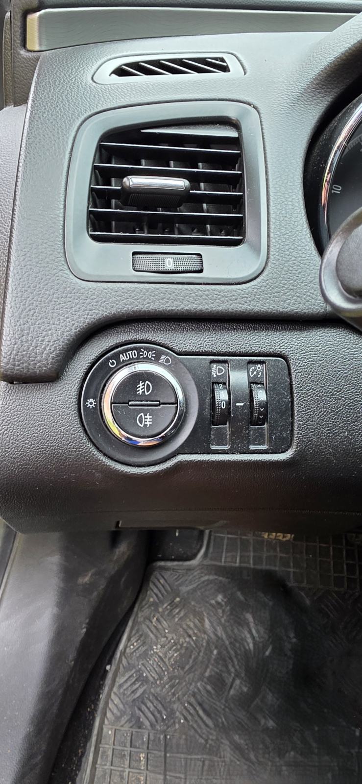 Opel Insignia 2,0 CDTI Sport Tourer, fotografija 12