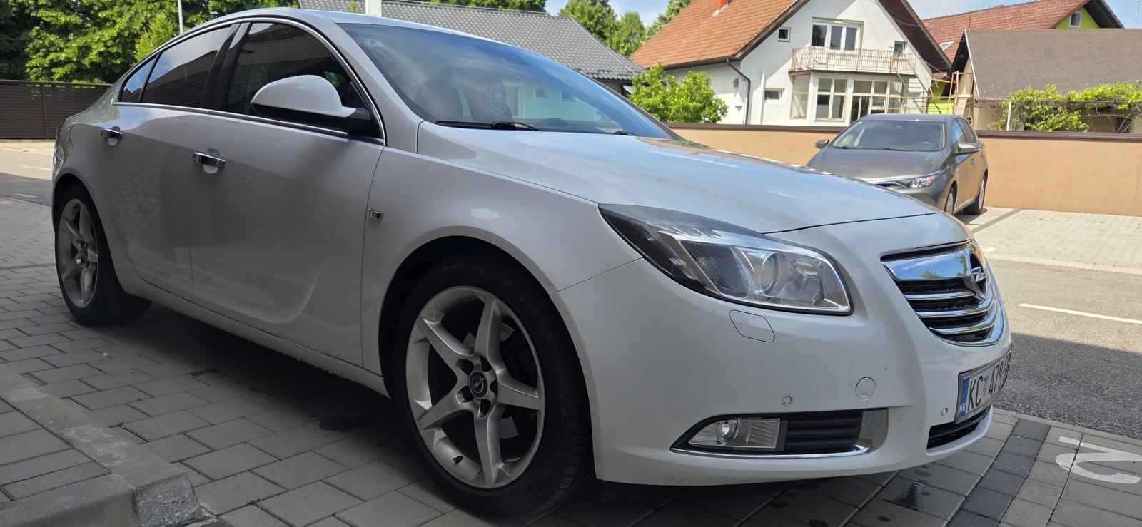 Opel Insignia 2,0 CDTI Sport vlasnik 9 god! HR auto, fotografija 6