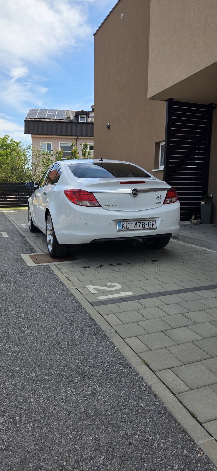 Opel Insignia 2,0 CDTI Sport vlasnik 9 god! HR auto, fotografija 9