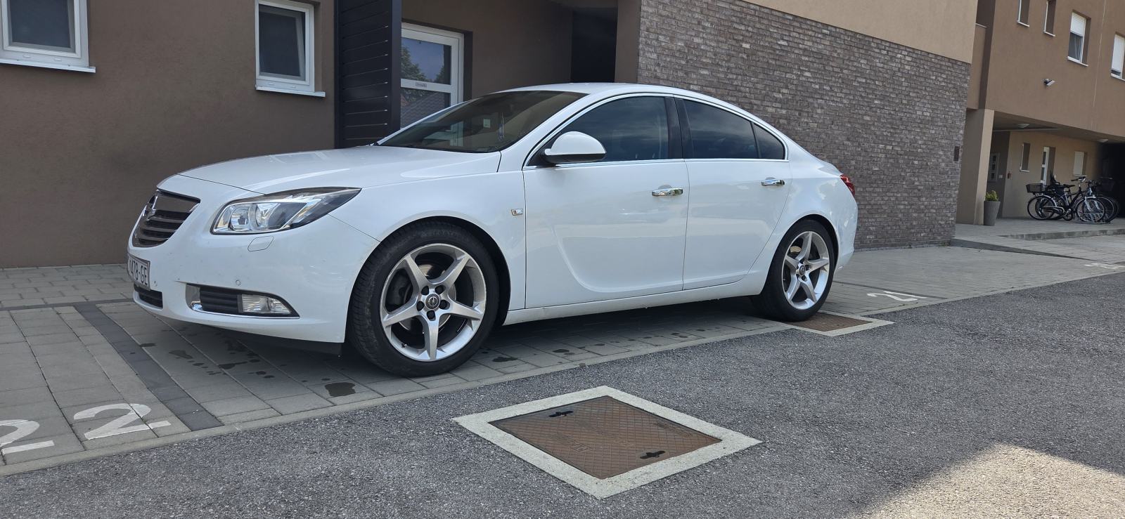 Opel Insignia 2,0 CDTI Sport vlasnik 9 god! HR auto, fotografija 12