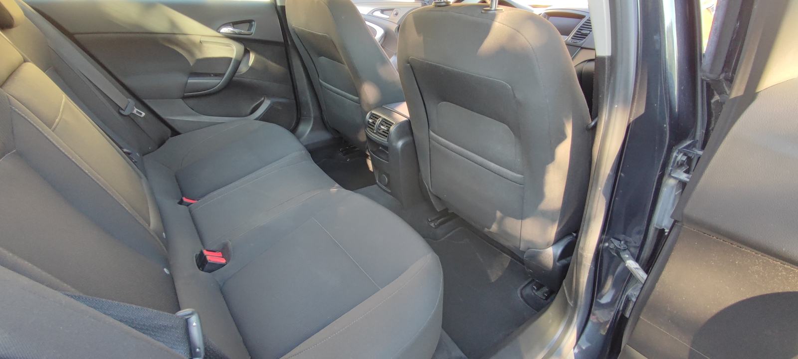 Opel Insignia 2,0 CDTI Sport, fotografija 9