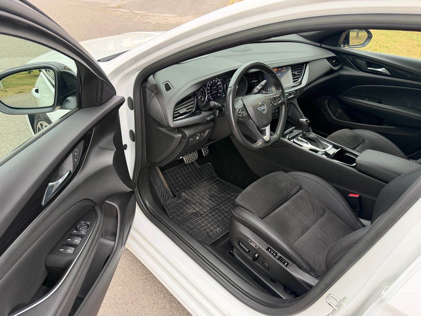 Opel Insignia 2,0 D automatik, OPC-line , 75000km , 19999€, fotografija 11
