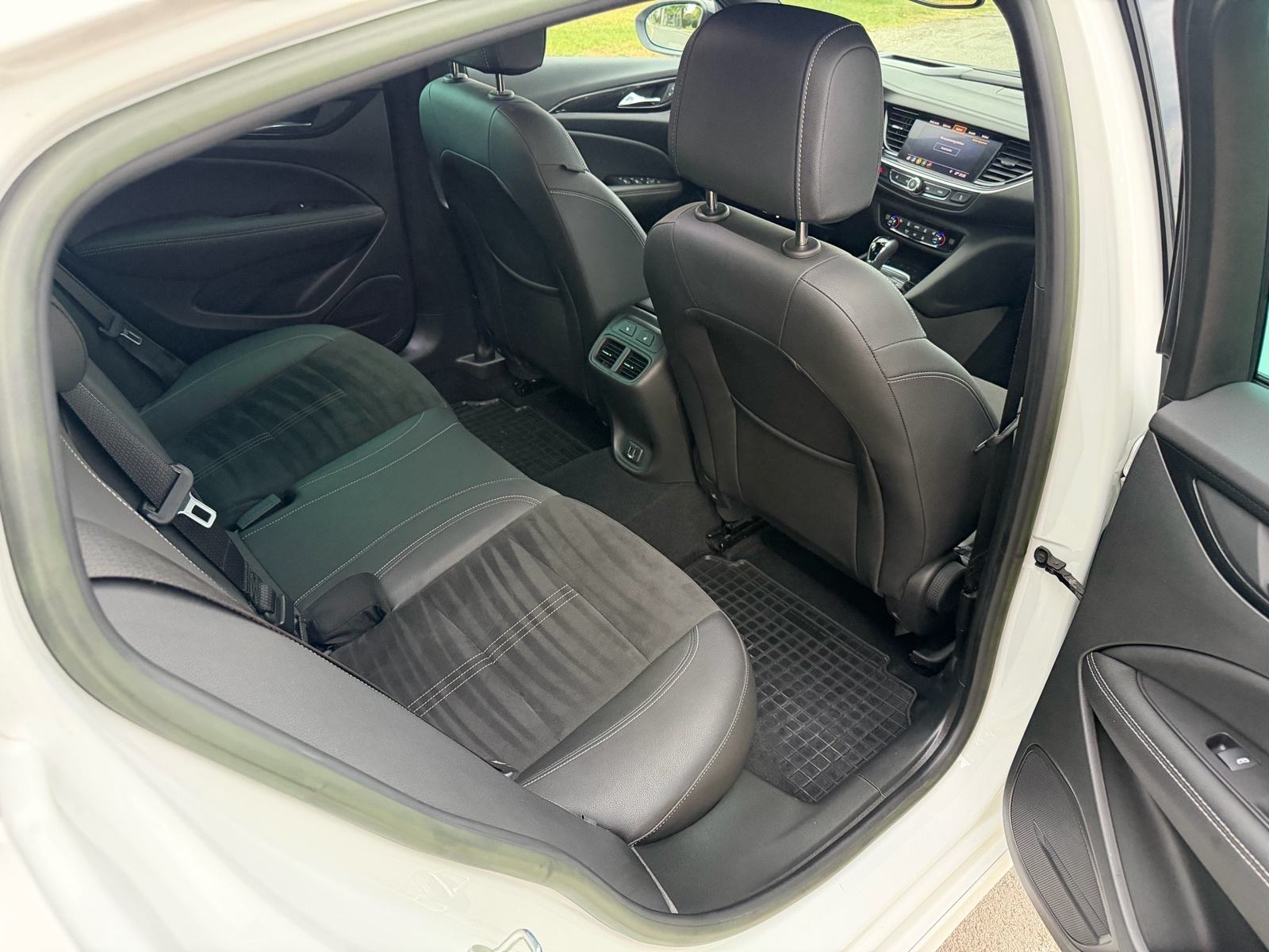 Opel Insignia 2,0 D automatik, OPC-line , 75000km , 19999€, fotografija 13